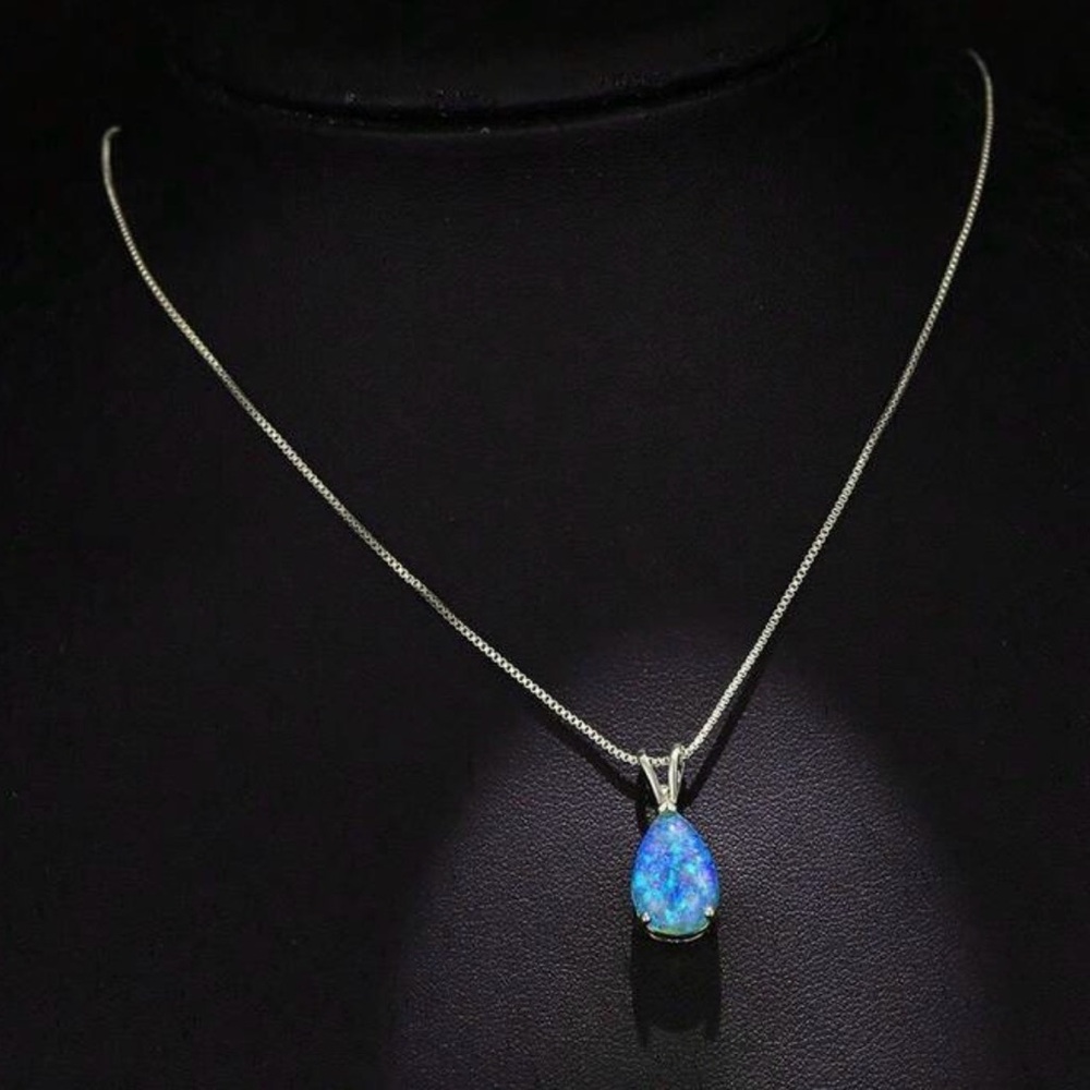 🌸Final price🌸 Elegant Silver Necklace with Blue Pendant
